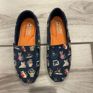 Skechers BOBS Women’s Blue Cat Pattern Shoe